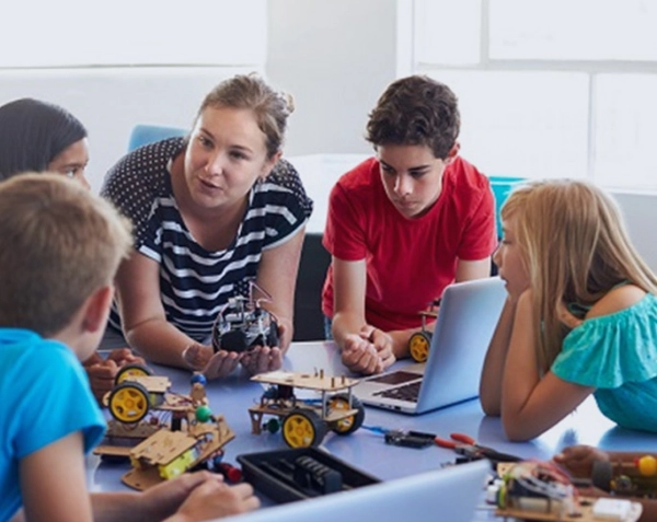 Máquina de grabado y corte por láser de CO2 para escuelas: una nueva era en tecnología educativa