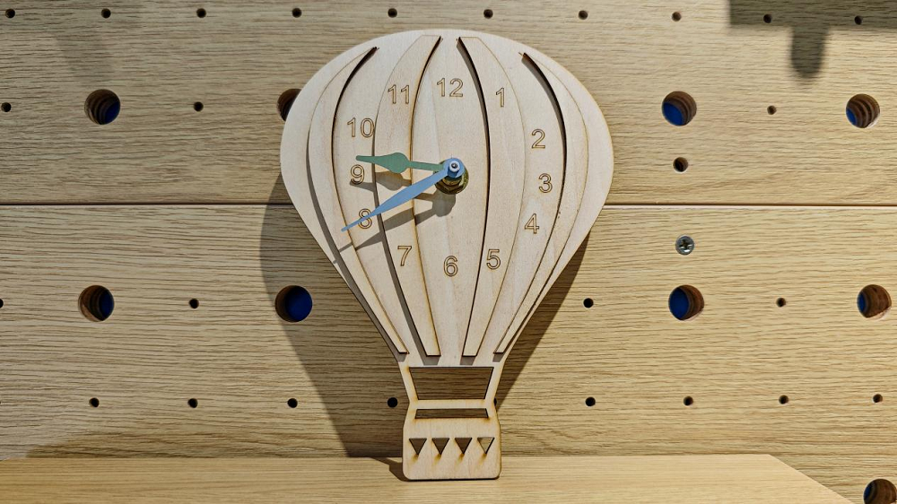 Grabador cortador láser de madera 3D para grabar reloj de globo aerostático